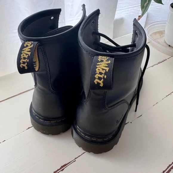 Dr. Martens Black Leather Men's Boots size 12 - Picture 2 of 5